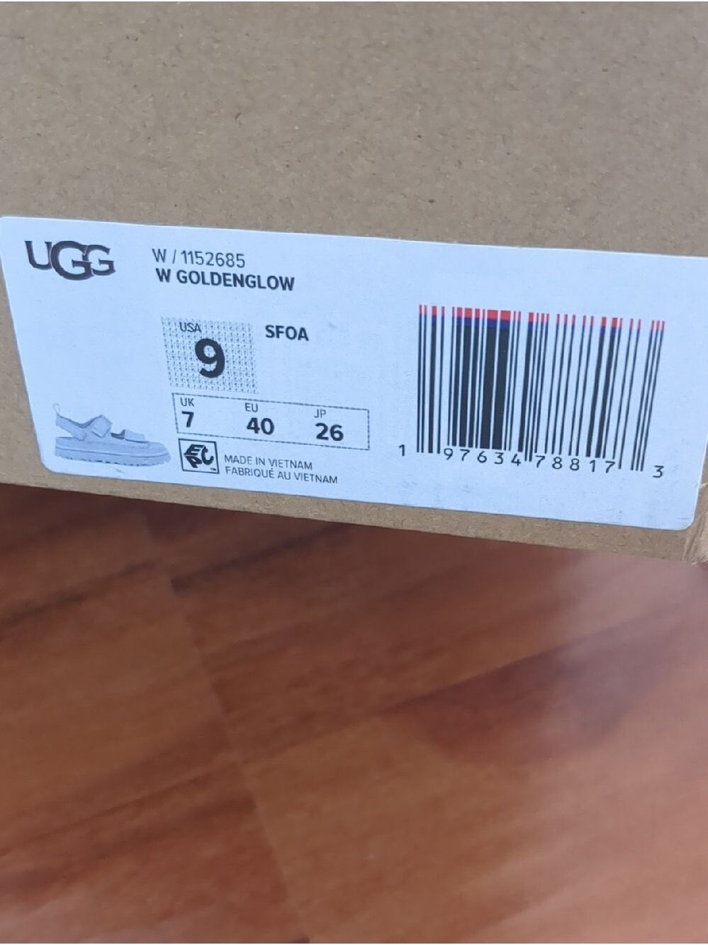 New Ugg Goldenglow Sandals 9 - Picture 10 of 11